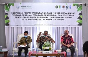 Sosialisasi Perbup Pedoman Tata Cara Pengelolaan Rimba Gupung, Bupati Sintang Hadir.