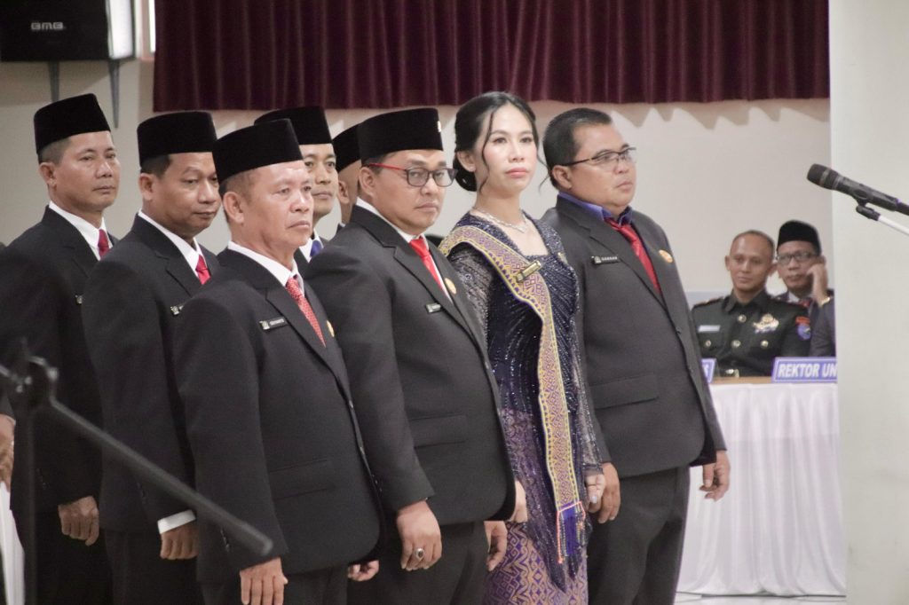 Ucapkan Sumpah Janji, 39 Caleg Terpilih Sah Sebagai Anggota DPRD Sintang Periode 2024-2029