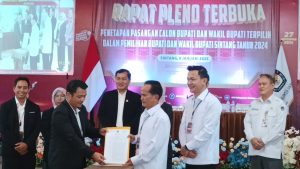 Gelar Pleno KPU Sintang Tetapkan Bala-Ronny Sebagai Bupati-Wakil Bupati Terpilih