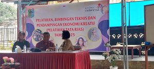 Diikuti 35 Orang Dispora Sintang Gelar Pelatihan Tata Rias