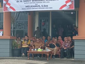 Purna Tugas, Jarot-Melki Dilepas Sekda dan Ratusan ASN di Halaman Kantor Bupati Sintang