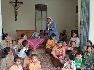 SD Panca Setya 1 Sintang Kunjungi Panti Asuhan Bhakti Luhur Nanga Pinoh