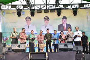 Pukul Gendang, Bupati Sintang Buka Gebyar Musik Etnik dan Pameran Ekonomi Kreatif