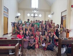 Turut Meriahkan Gawai Dayak Desa Jerora Satu, Toni Anggota DPRD Sintang Gelar Open House