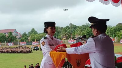 Pertama Kali, Bupati Sintang Tampak Tenang Saat Jadi Inspektur Upacara HUT RI Ke 80 di Stadion Baning Sintang