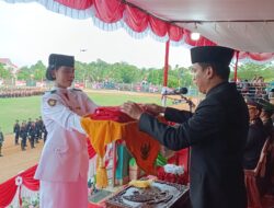 Wabup Sintang Jadi Irup Penurunan Bendera Merah Putih di Stadion Baning Sintang