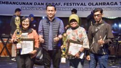 Wabup Sintang Tutup Pameran Pembangunan 2025 di Halaman GOR Apang Semangai